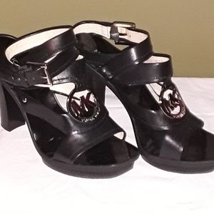🌷FINAL🌷MICHAEL MICHAEL KORS Strappy Heel SZ 9